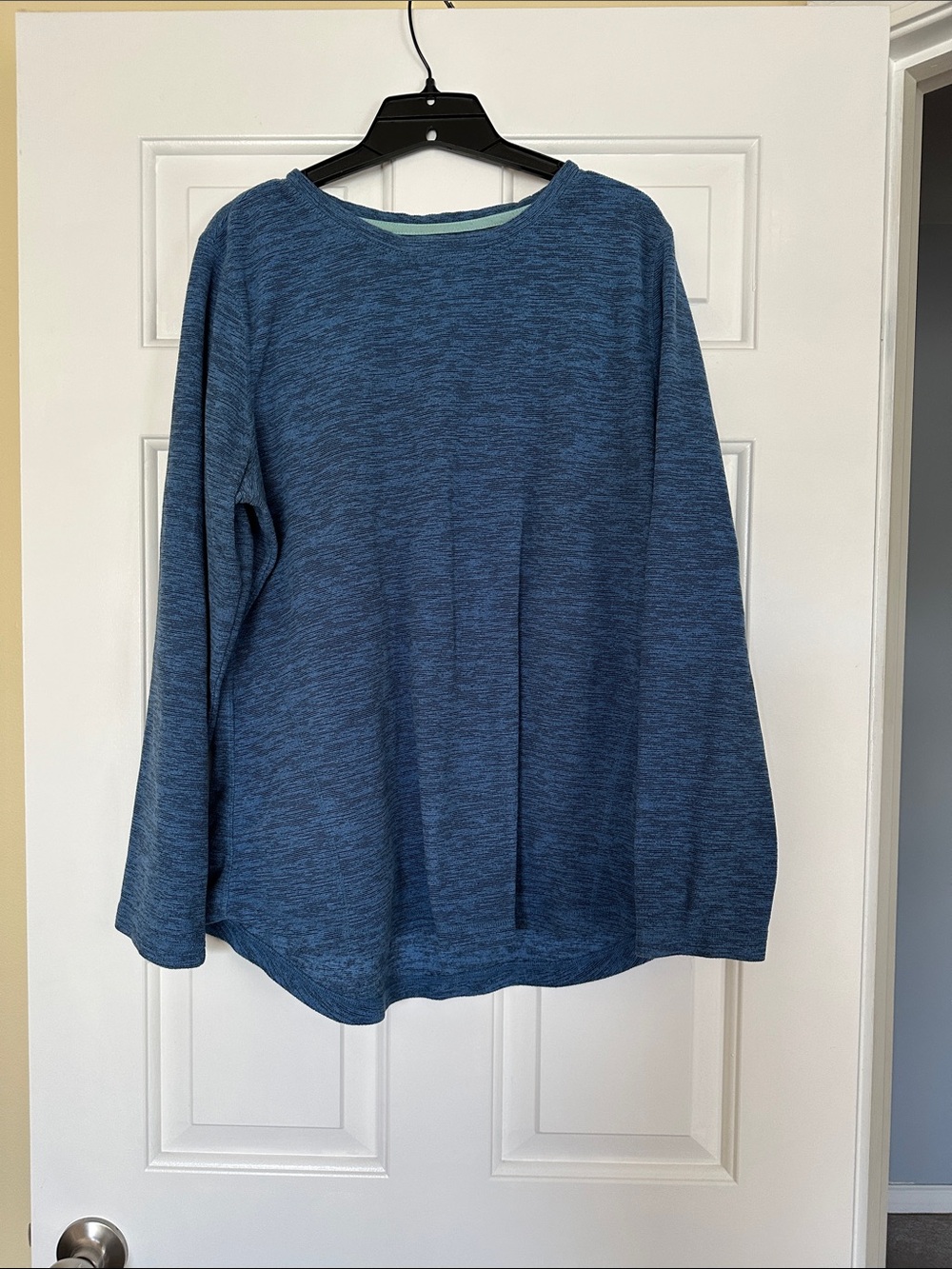 tek gear Blue Heathered Performance Top with Mint Trim